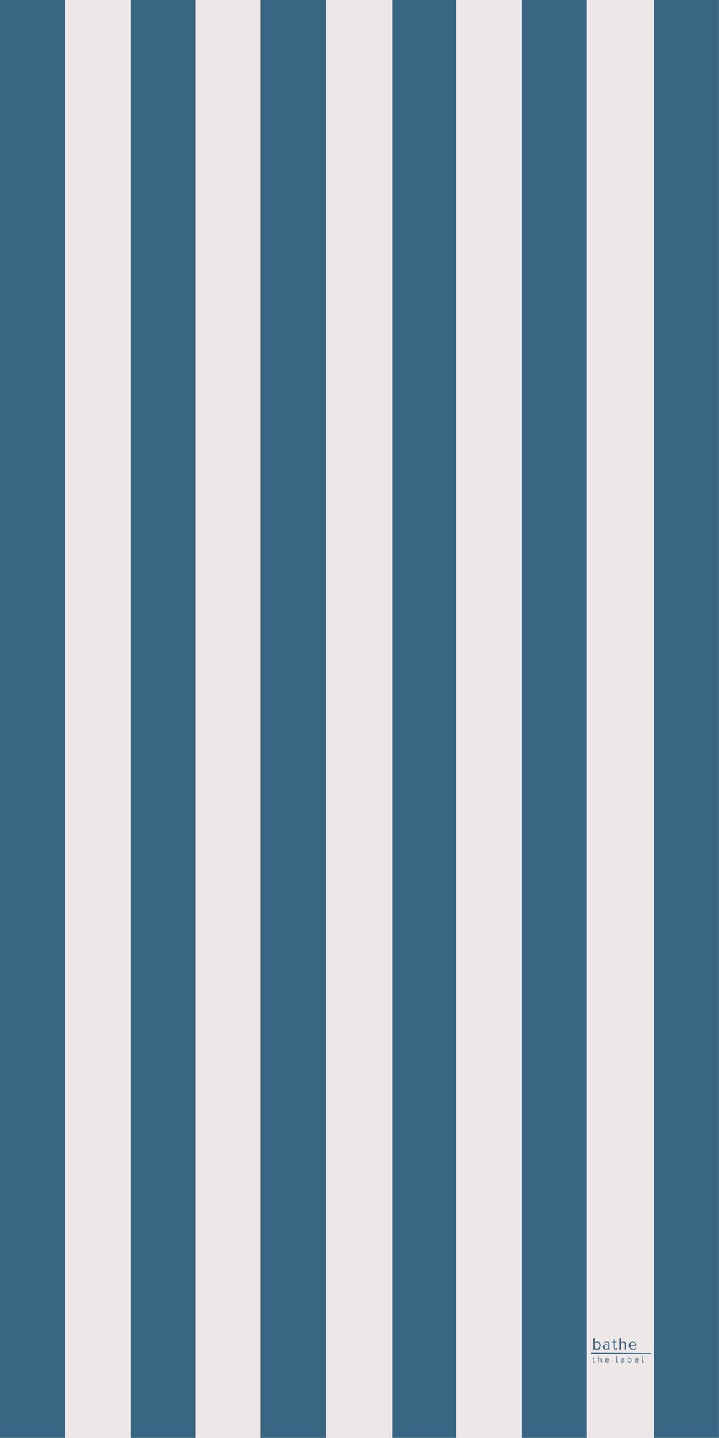 Sand-free beach towel in Deep Ocean blue green colour, made from recycled materials for eco-conscious beachgoers. Our minimalist design towels are quick-dry, ultra-absorbent, lightweight and compact, and come in a convenient neoprene water resistant pouch for easy transport or storing your sunnies, keys etc. while enjoying the outdoors. Sizes available: Kids, Regular and XL Share Towel