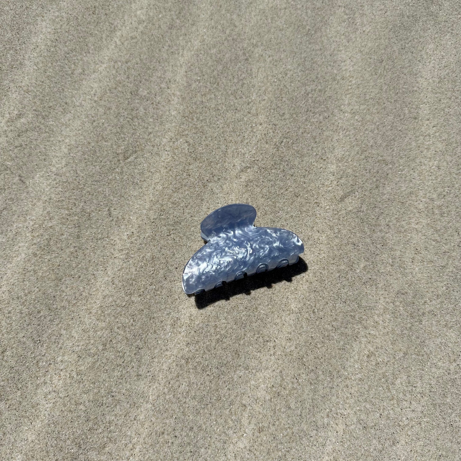 Harper Claw Clip - Pale Blue